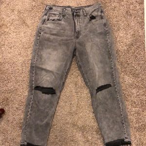 American Eagle Mom Jean
